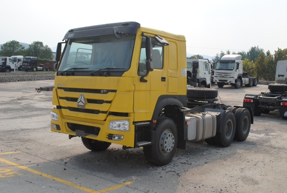 Vendere un camion-trattore Sinotruk con Euro 2 standard di emissioni 5600x2300x1500