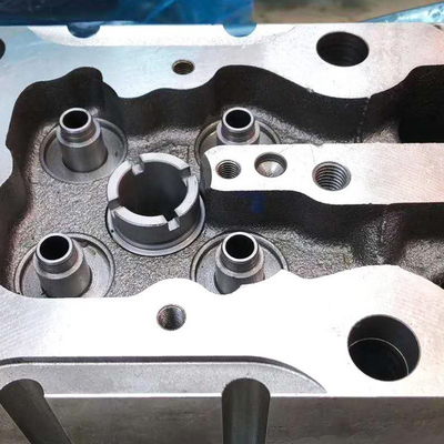 Sinotruk HOWO Wd615 Motore diesel Testa del cilindro Az1095040123 Componente auto personalizzato