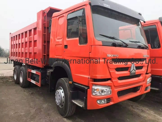 Capacità di carico 21-30 t utilizzata HOWO Truck pesante di scarico stile di sollevamento anteriore 371HP 375HP