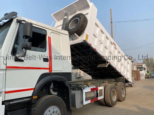 Vendiamo i camion da scarico Sinotruk HOWO 6X4 con certificazione ISO per pneumatici e 351-450 cavalli