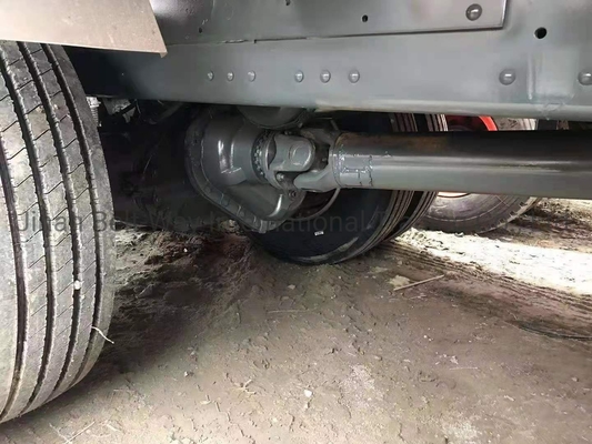 Vendiamo i camion da scarico Sinotruk HOWO 6X4 con certificazione ISO per pneumatici e 351-450 cavalli