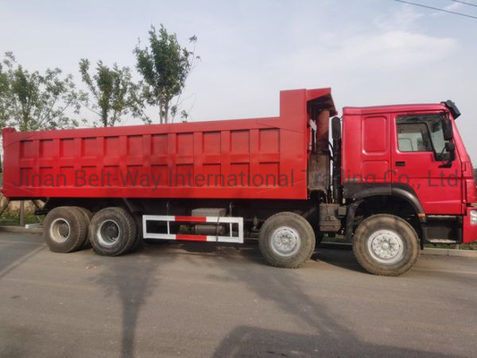 HOWO 12 ruote 8*4 60 tonnellate Camion-spaccio Camion-spaccio 8*4 per il trasporto pesante