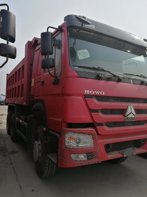 Sinotruk HOWO Camioni da scarico Camioni da ribaltamento pesanti 5800*2300*1500 mm con consumo