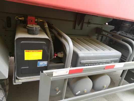 21-30 t Capacità di carico 351-450 CV Potenza 20 metri cubi Truck di scarico HOWO 6X4 Truck di ribaltamento