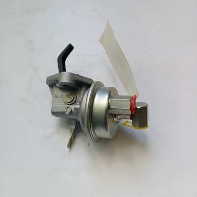 Pompa di combustibile diesel nera per parti del motore 4bt Pompa di trasferimento del combustibile 4937405 1106n-010