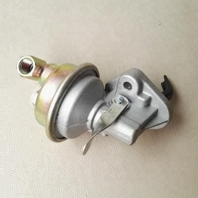 Pompa di combustibile diesel nera per parti del motore 4bt Pompa di trasferimento del combustibile 4937405 1106n-010