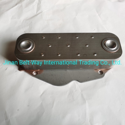 Sinotruk HOWO Truck Oil Cooler Vg1500010334 Componente del sistema di frenatura in nero