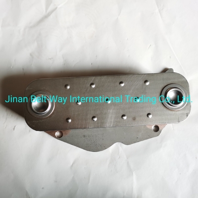 Sinotruk HOWO Truck Oil Cooler Vg1500010334 Componente del sistema di frenatura in nero